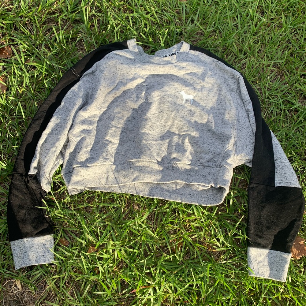 Pink cropped sweater size medium